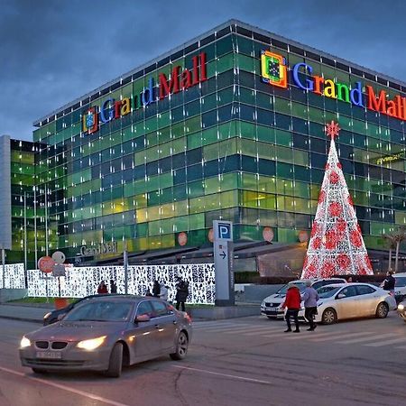 Modern Bright Apartment Close To City Center And Grand Mall Warna Exterior foto