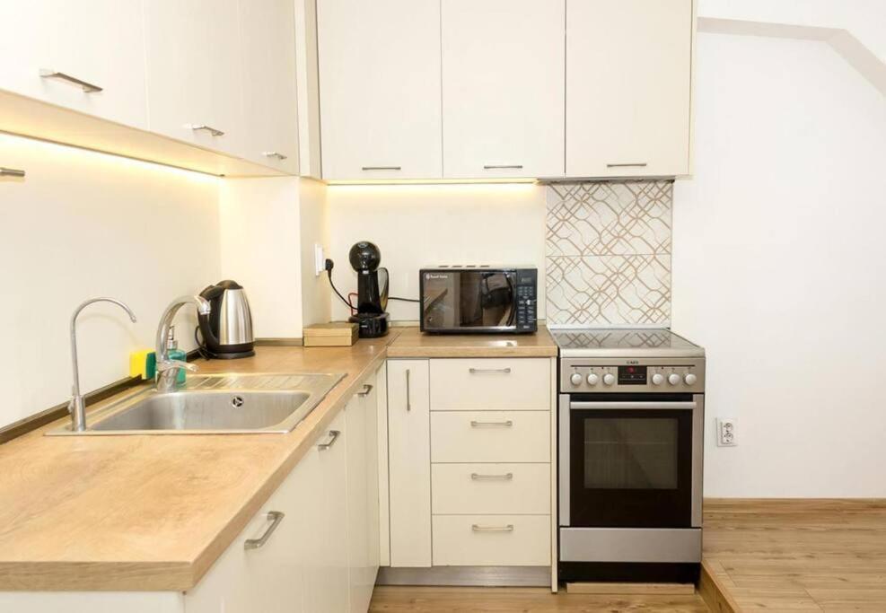 Modern Bright Apartment Close To City Center And Grand Mall Warna Exterior foto