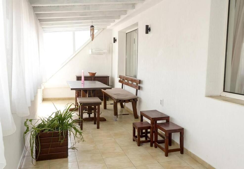 Modern Bright Apartment Close To City Center And Grand Mall Warna Exterior foto