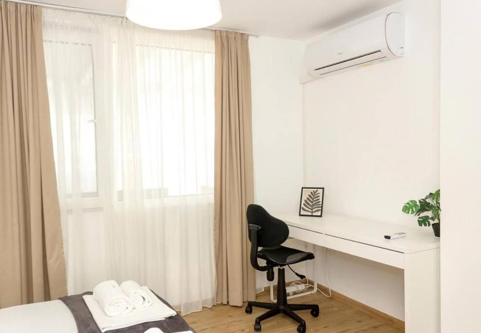 Modern Bright Apartment Close To City Center And Grand Mall Warna Exterior foto